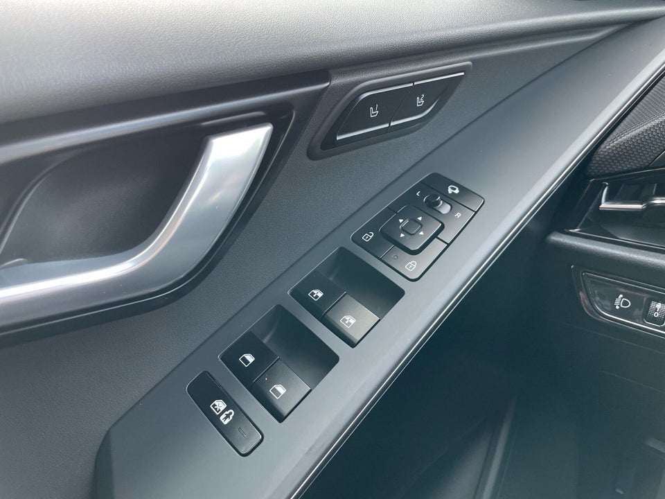 Kia Niro 64 EV Premium 5d