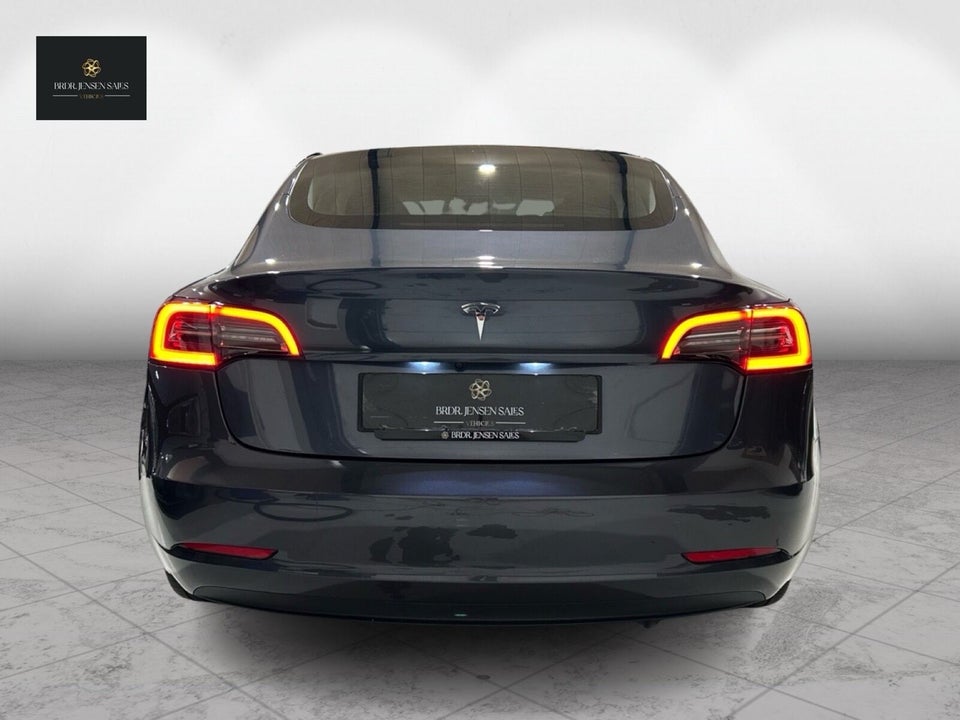 Tesla Model 3 Long Range AWD 4d