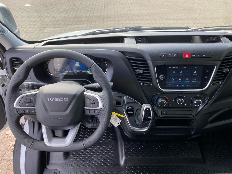 Iveco Daily 3,0 35S18 4100mm Alukasse m/lift AG8