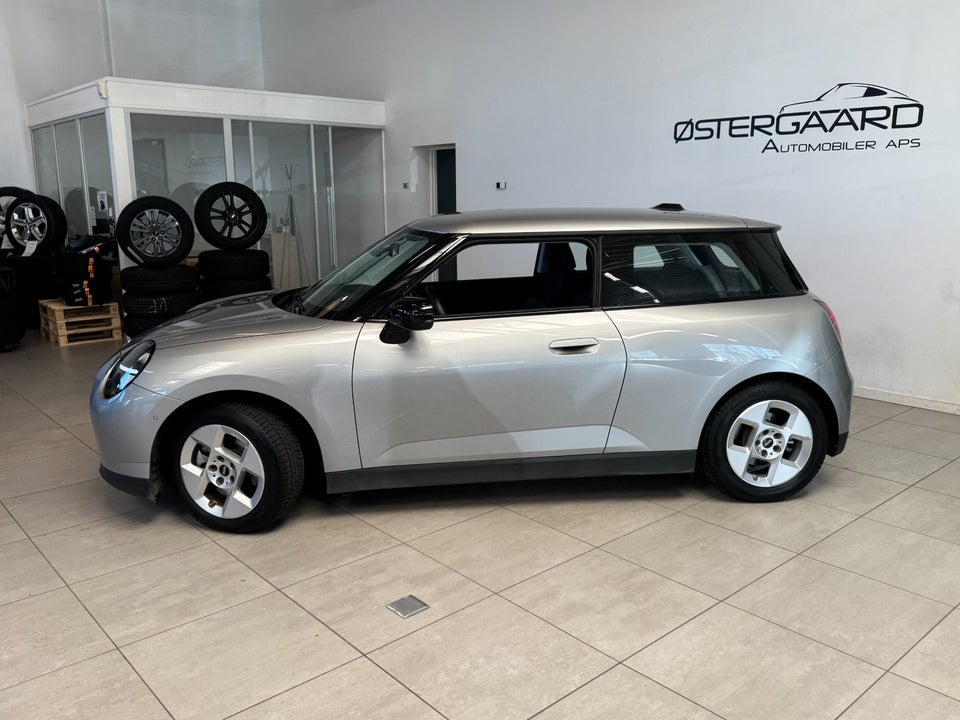 MINI Cooper SE Essential Trim 3d