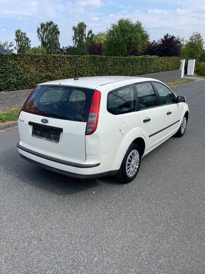 Ford Focus 1,6 Trend 100 5d