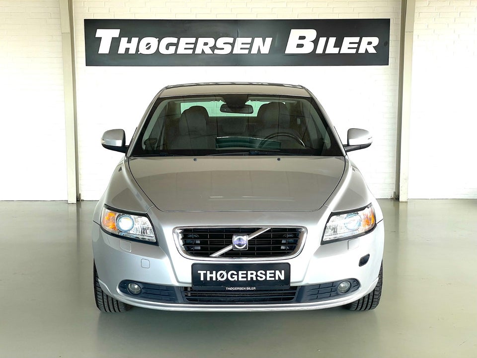 Volvo S40 2,0 Momentum 4d