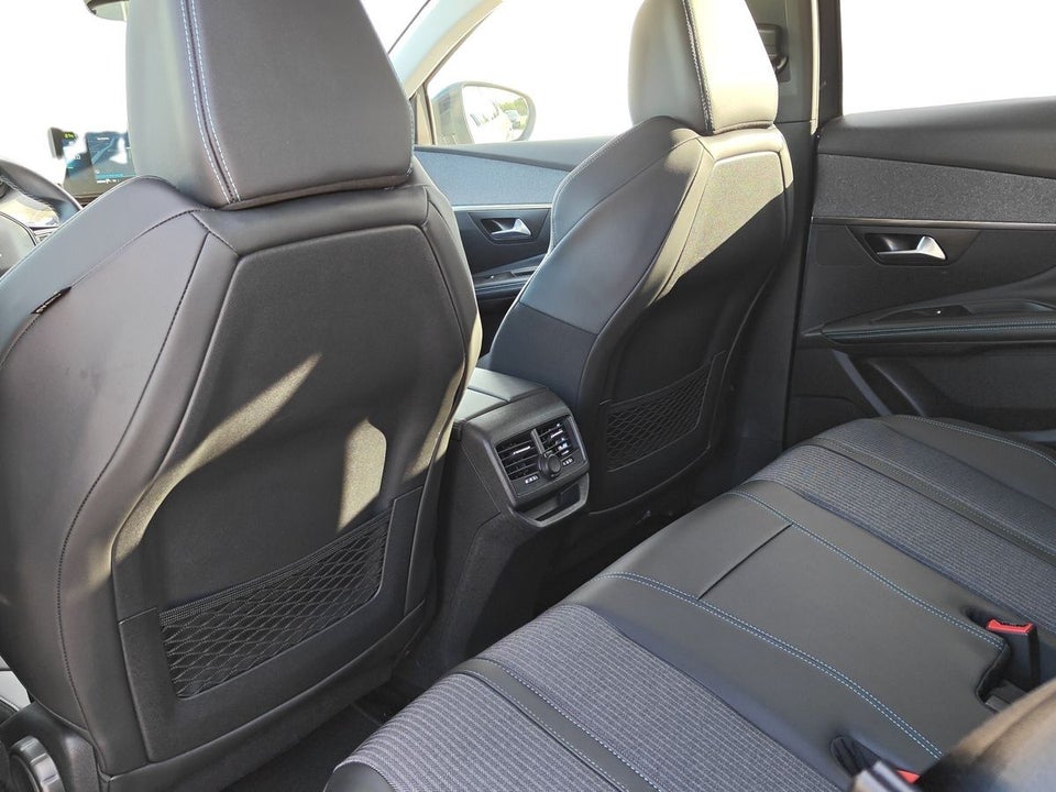 Peugeot 3008 1,6 Hybrid Selection Sport Limited EAT8 5d