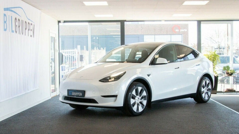 Tesla Model Y Long Range AWD 5d