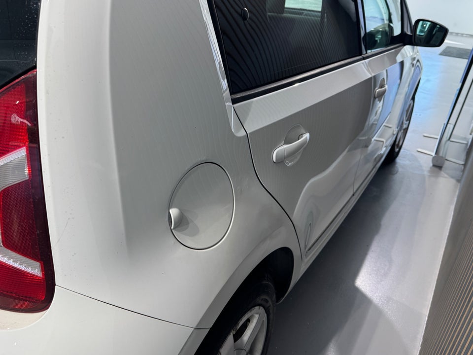 VW Up! 1,0 75 White Up! 5d