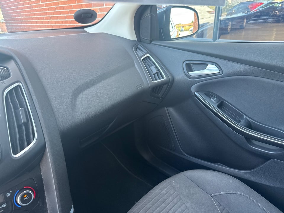 Ford Focus 1,0 SCTi 125 Titanium Fun stc. 5d