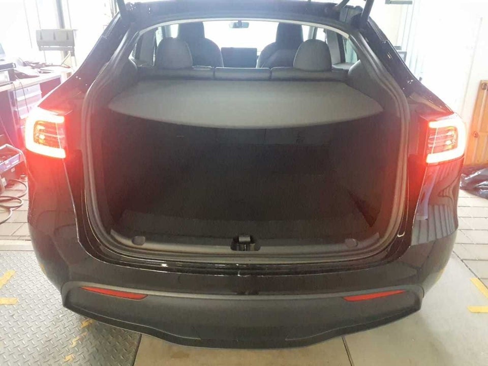 Tesla Model Y Long Range AWD 5d