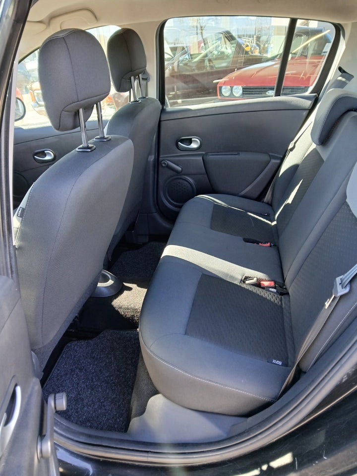 Renault Clio III 1,5 dCi 65 Expression 5d