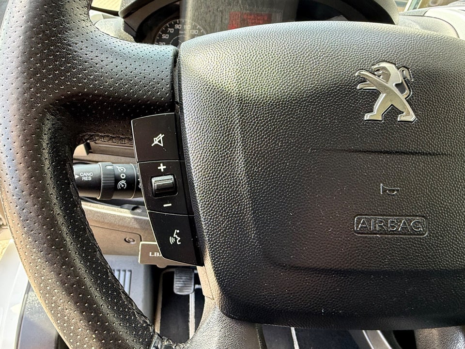 Peugeot Boxer 333 2,2 BlueHDi 165 L3H2 Premium