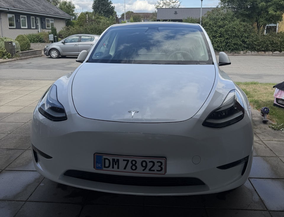 Tesla Model Y Long Range AWD 5d