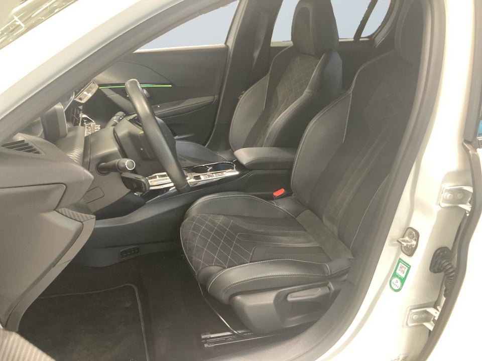 Peugeot e-208 50 GT Pack 5d