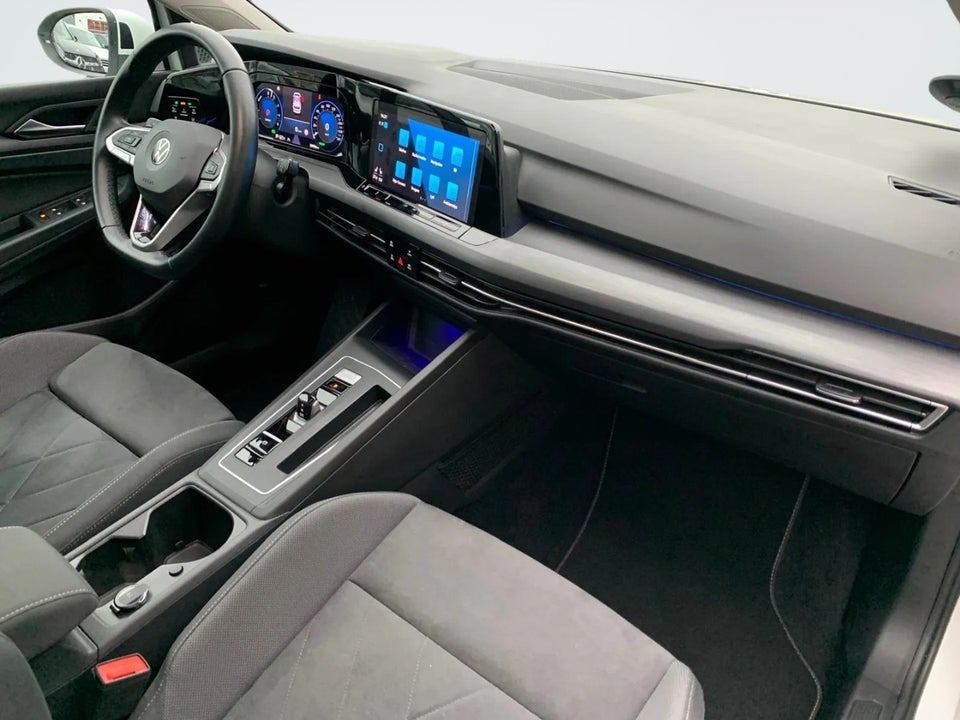 VW Golf VIII 1,4 eHybrid DSG 5d