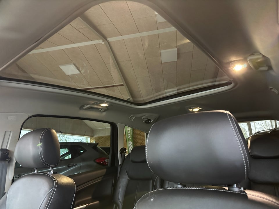 Ford S-MAX 1,6 SCTi 160 Titanium 5d