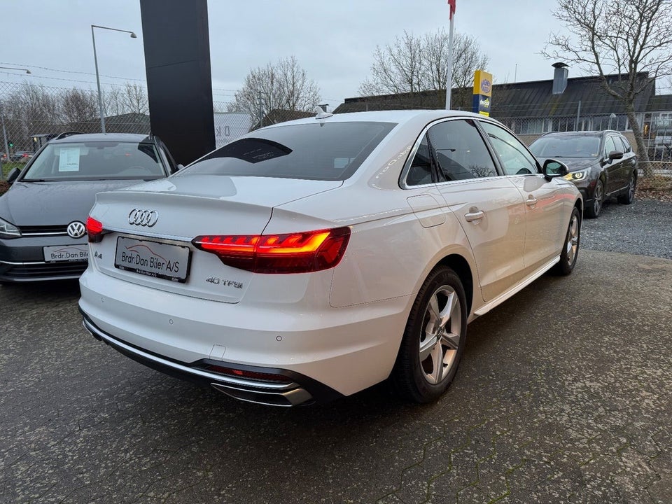 Audi A4 40 TFSi Advanced Prestige Tour plus S-tr. 4d