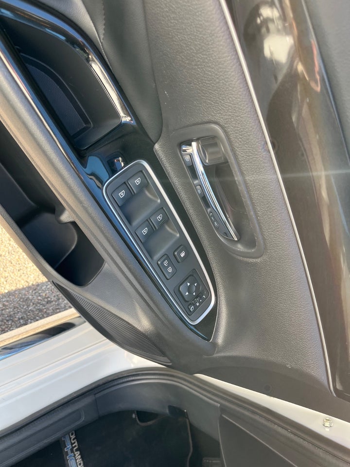 Mitsubishi Outlander 2,4 PHEV Intense CVT 4WD 5d