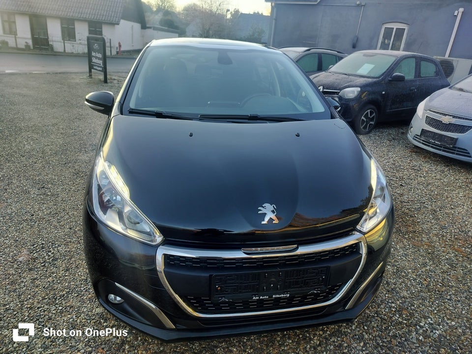 Peugeot 208 1,5 BlueHDi 100 Signature Sky 5d