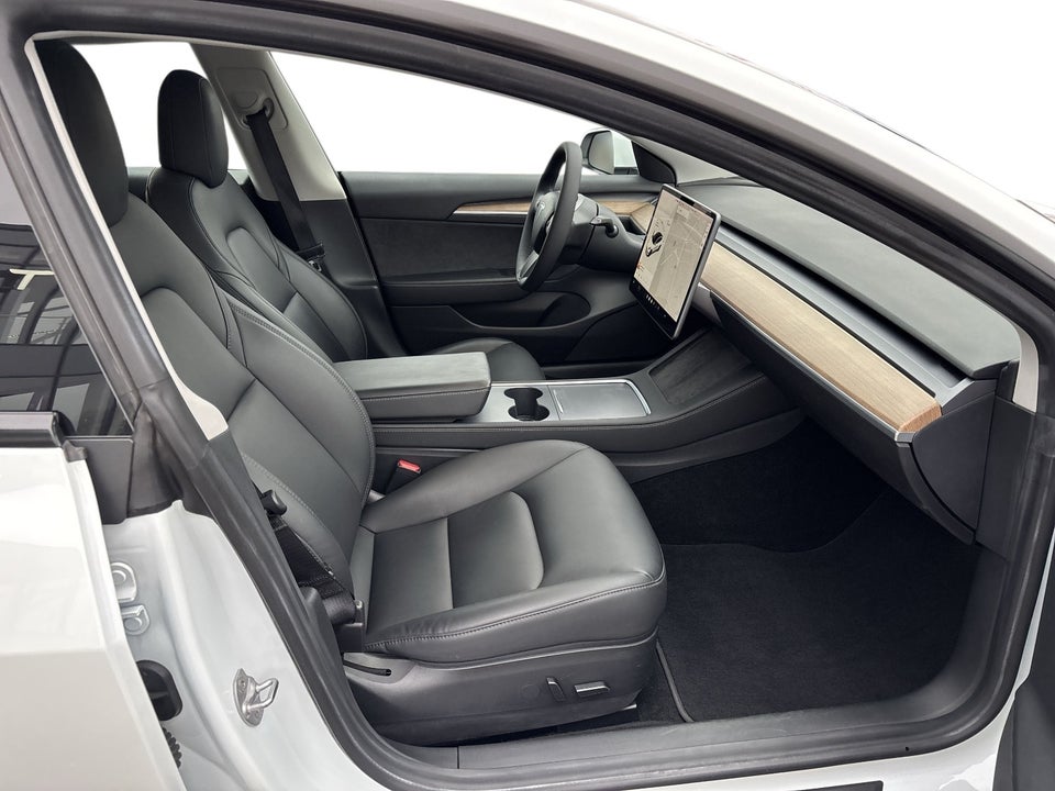 Tesla Model 3 Long Range AWD 4d