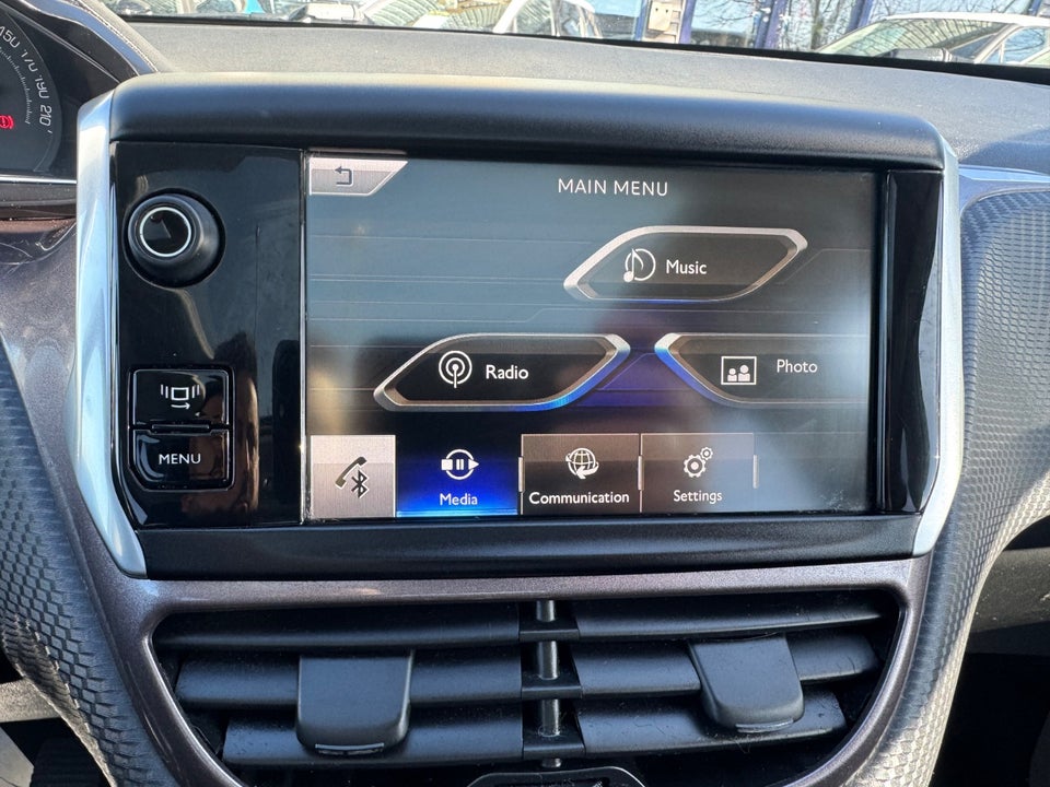 Peugeot 2008 1,6 e-HDi 92 Active Sky 5d