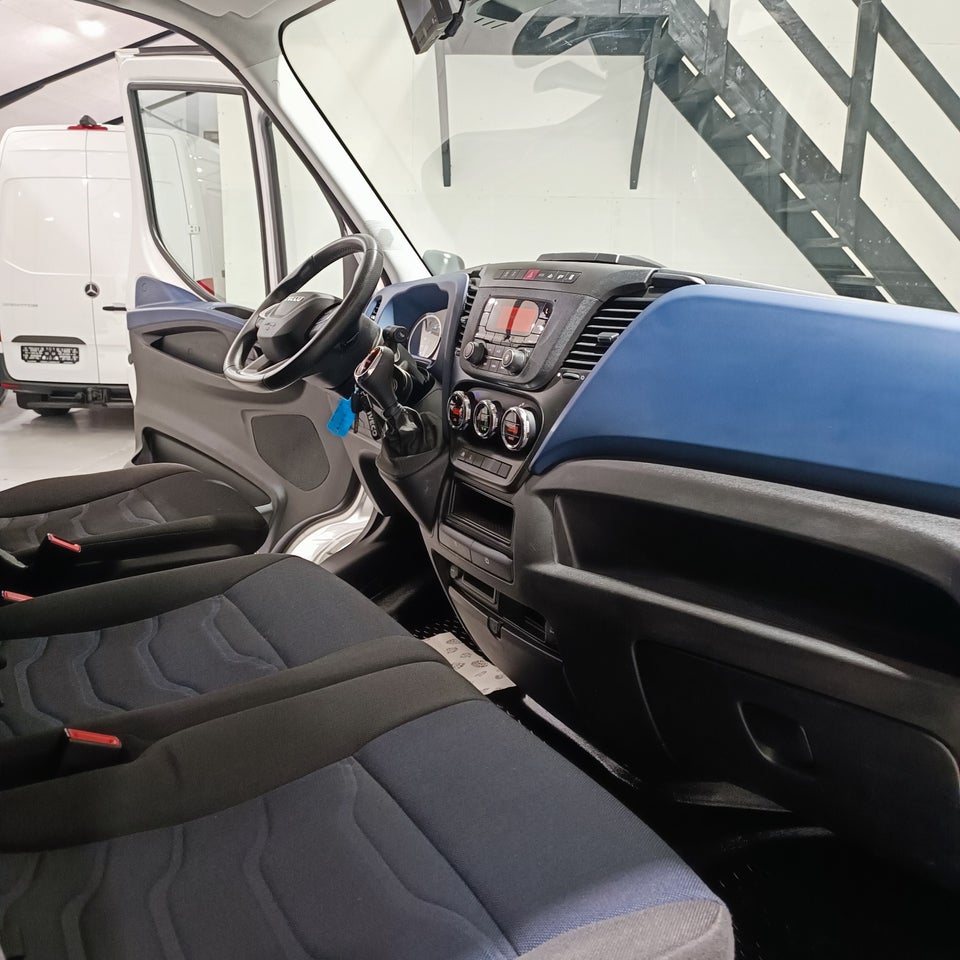 Iveco Daily 2,3 35S16 9m³ Van AG8