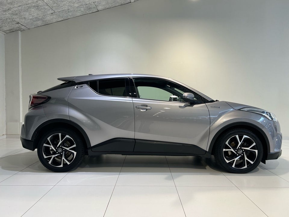 Toyota C-HR 1,8 Hybrid Selected CVT 5d