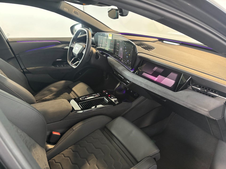 Audi S6 e-tron Avant quattro 5d
