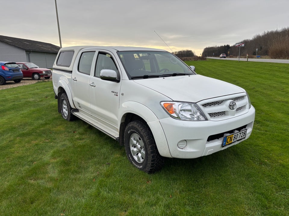 Toyota HiLux 2,5 D-4D 102 Db.Kab 4x4 SR5 4d