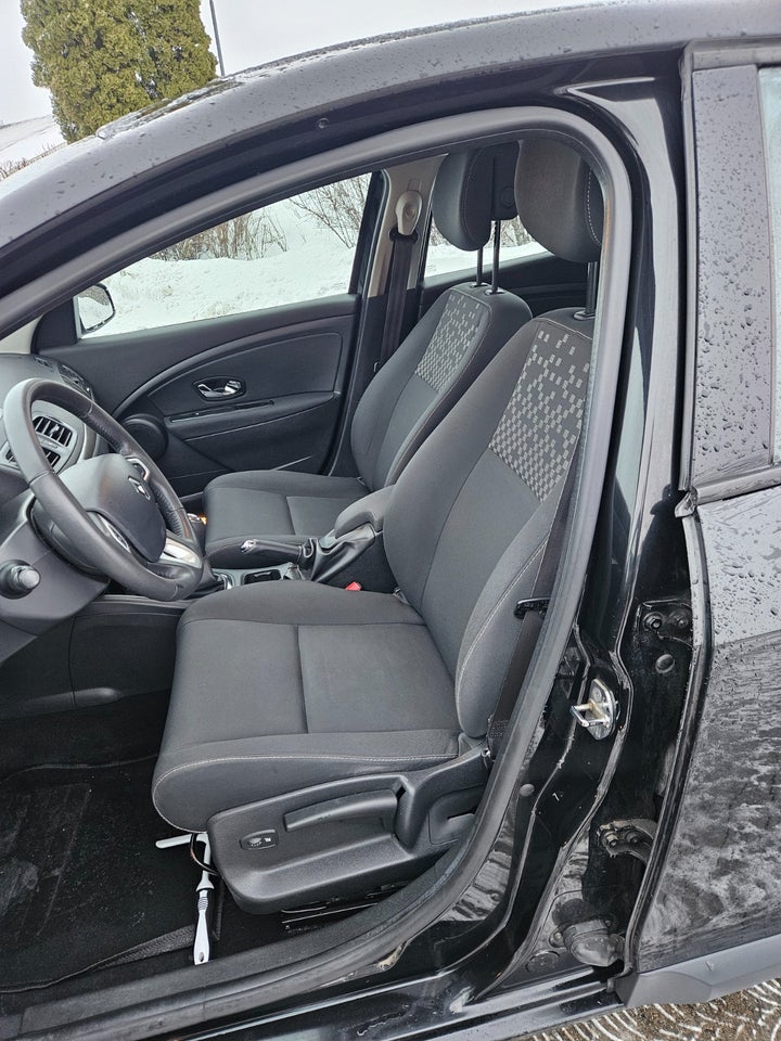 Renault Megane III 1,5 dCi 90 Expression 5d