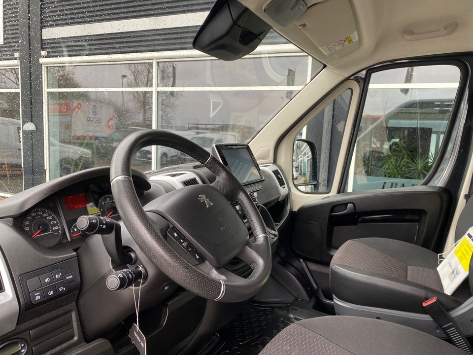 Peugeot Boxer 335 2,2 BlueHDi 165 L2H2 Ultimate