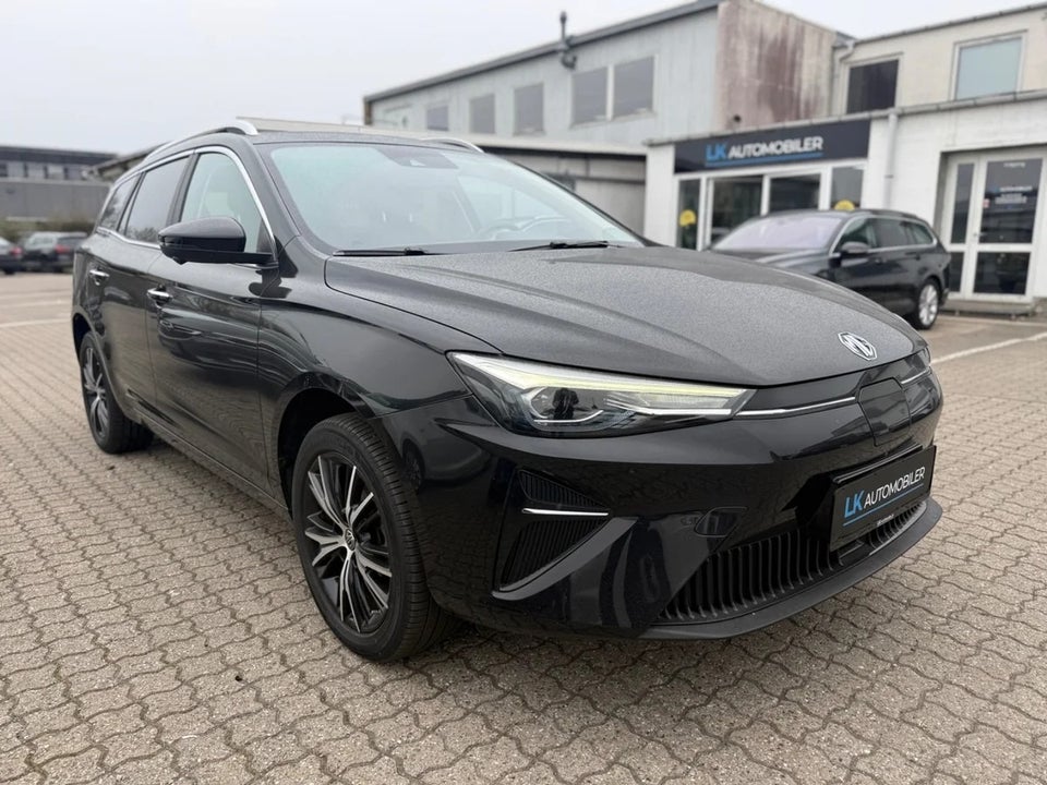 MG MG5 61 Luxury 5d