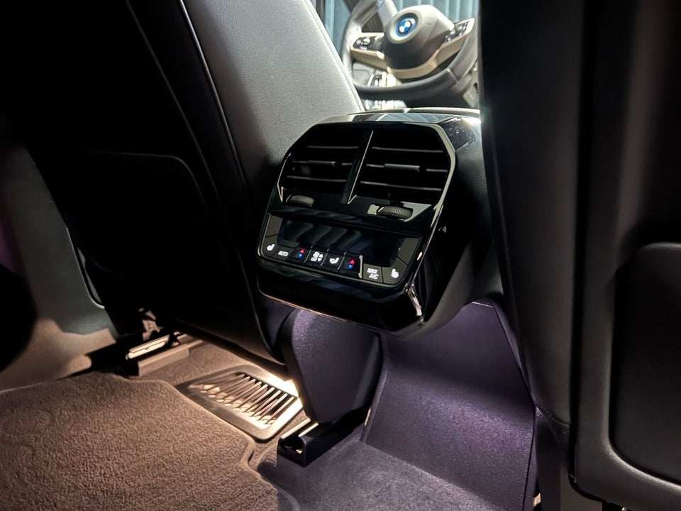 BMW iX xDrive40 Sport 5d