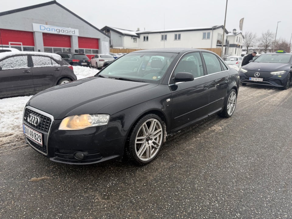 Audi A4 2,0 TDi 140 S-line Multitr. 4d