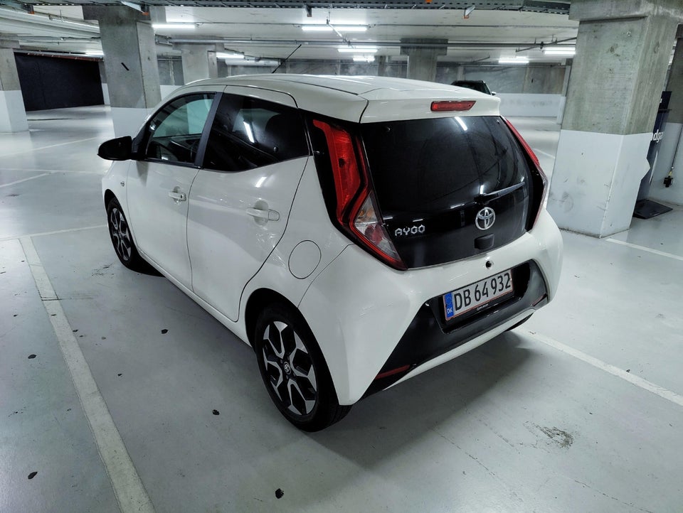 Toyota Aygo 1,0 VVT-i x-press 5d