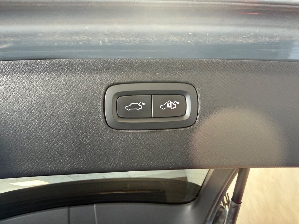Volvo XC90 2,0 T8 ReCharge Ultimate Dark aut. AWD 7prs 5d