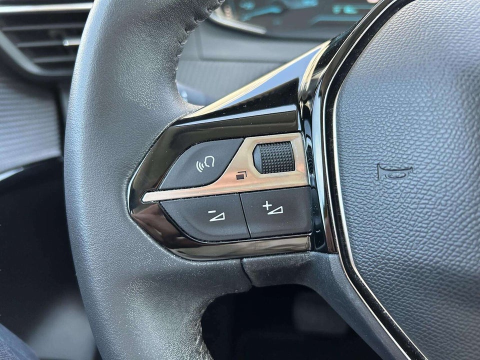 Peugeot e-208 50 Active 5d