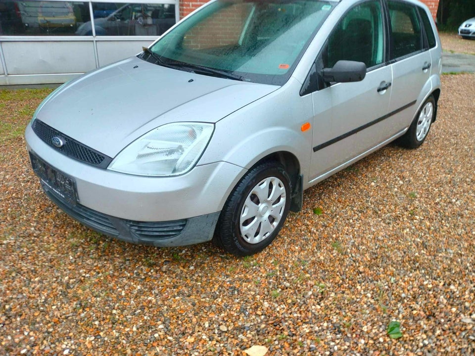 Ford Fiesta 1,4 Ambiente 5d