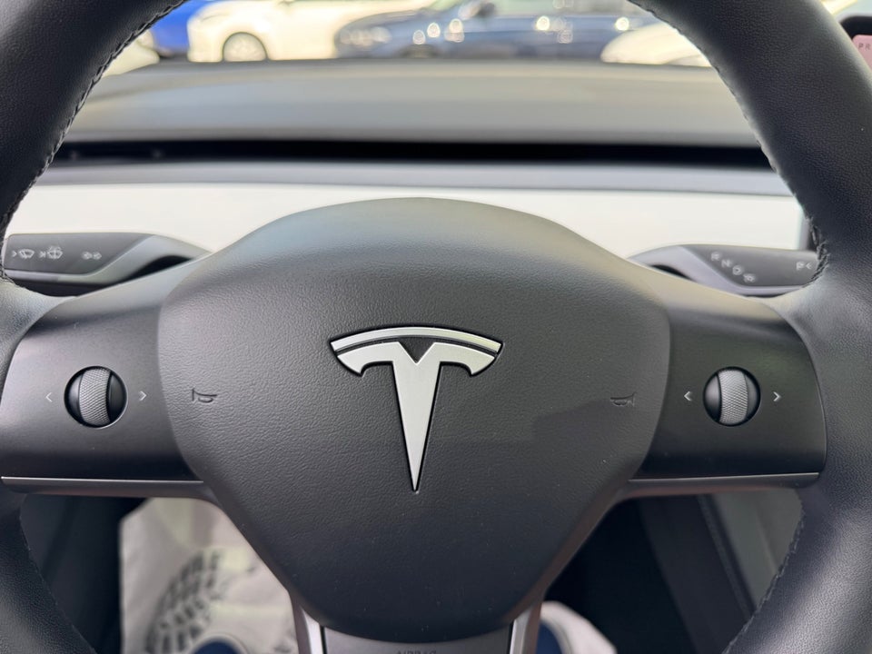 Tesla Model 3 Standard Range+ RWD 4d