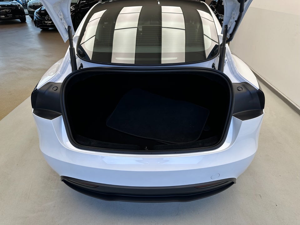 Tesla Model 3 RWD 4d