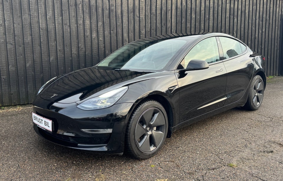 Tesla Model 3 Long Range AWD 4d