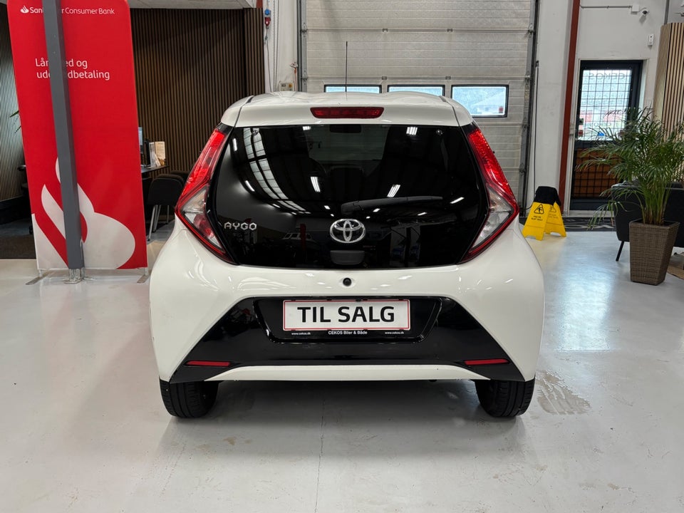 Toyota Aygo 1,0 VVT-i x-press 5d