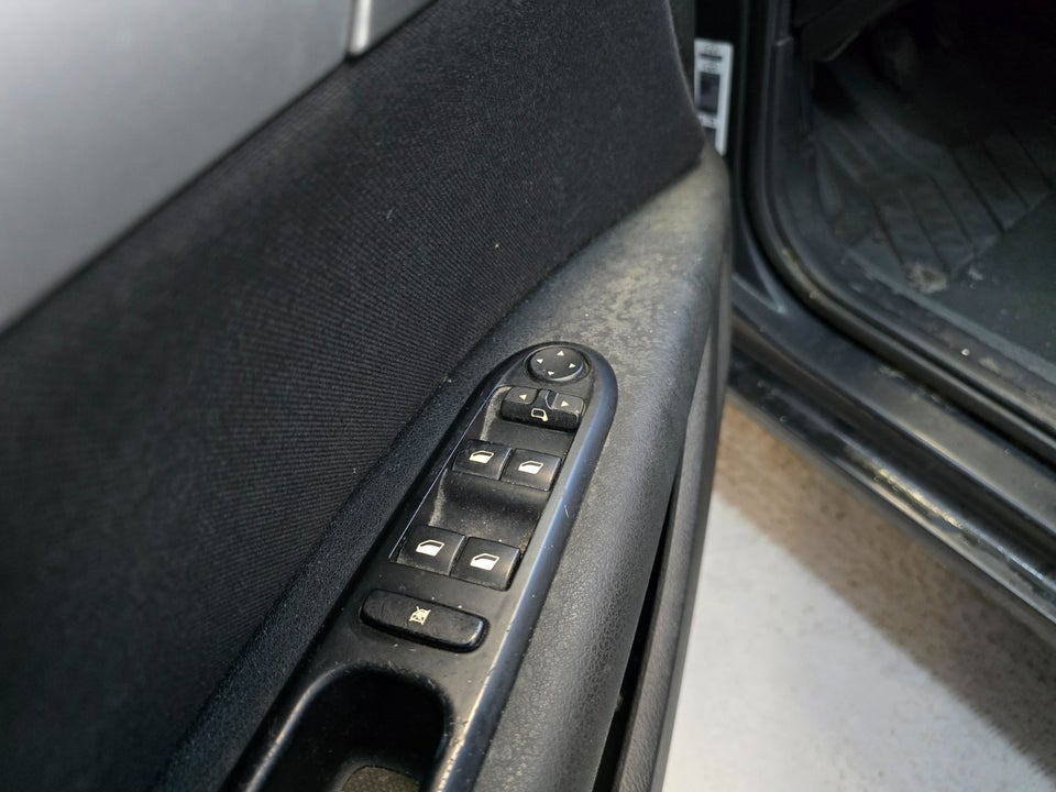 Peugeot 407 1,8 XR stc. 5d