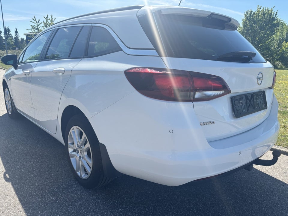 Opel Astra 1,6 CDTi 110 Enjoy Sports Tourer 5d