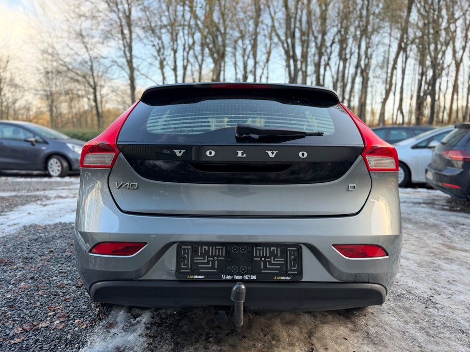 Volvo V40 2,0 D2 120 Momentum 5d