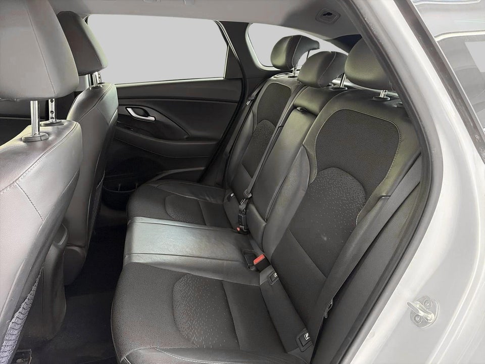 Hyundai i30 1,4 T-GDi Premium stc. DCT 5d