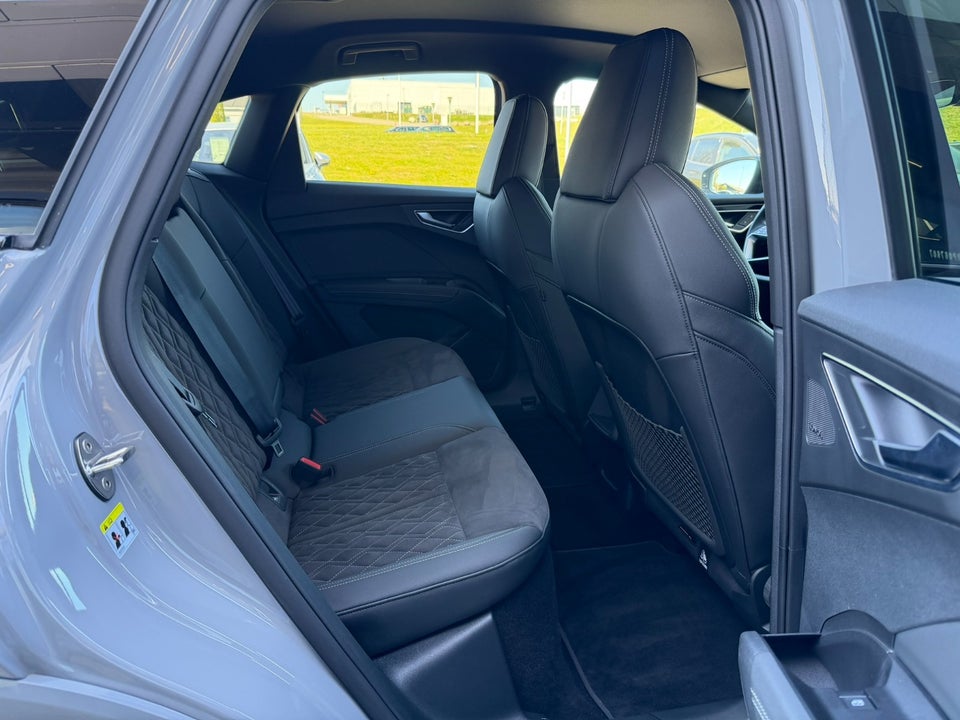 Audi Q4 e-tron 45 S-line Sportback quattro 5d