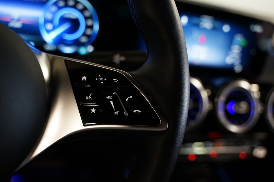 Mercedes EQB300 Progressive 4Matic 5d