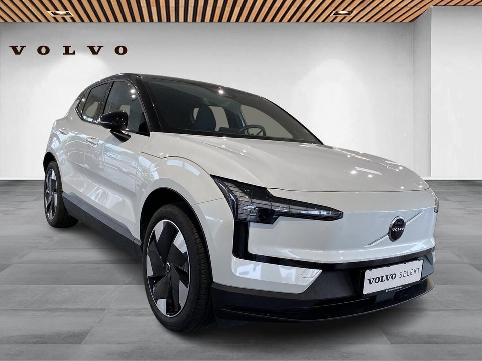 Volvo EX30 Extended Range Plus 5d