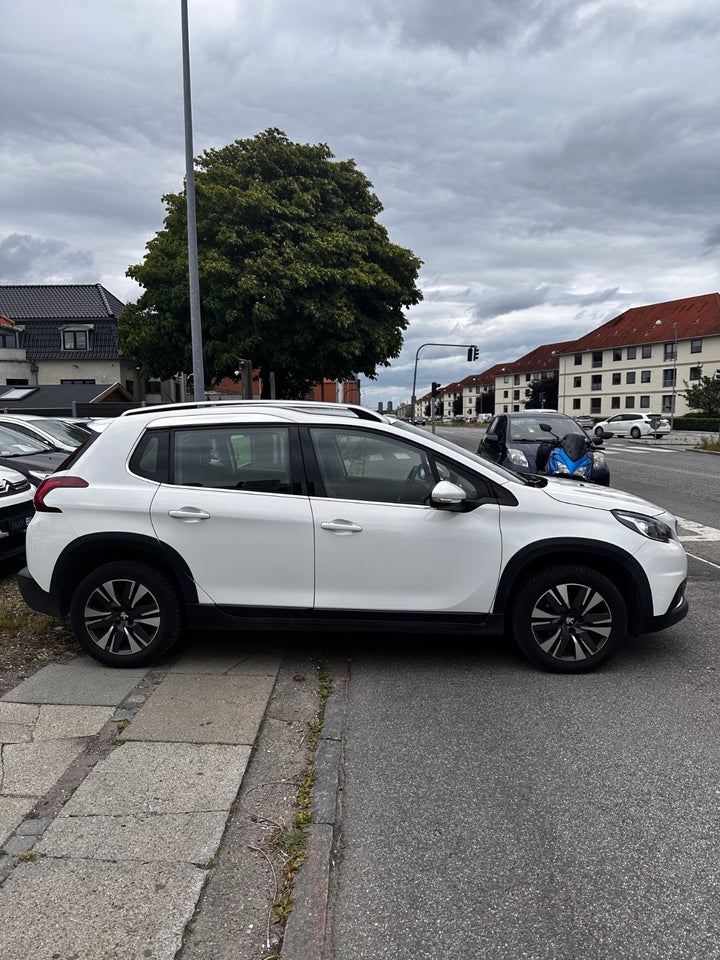 Peugeot 2008 1,2 e-THP 110 Allure 5d