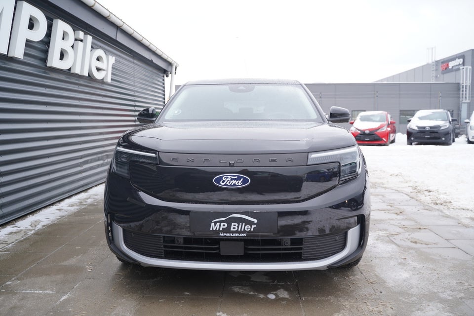 Ford Explorer 77 Select Extended Range 5d