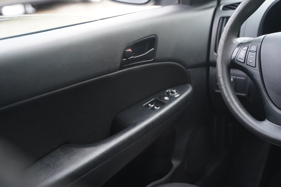 Hyundai i30 1,6 CRDi 90 Classic 5d