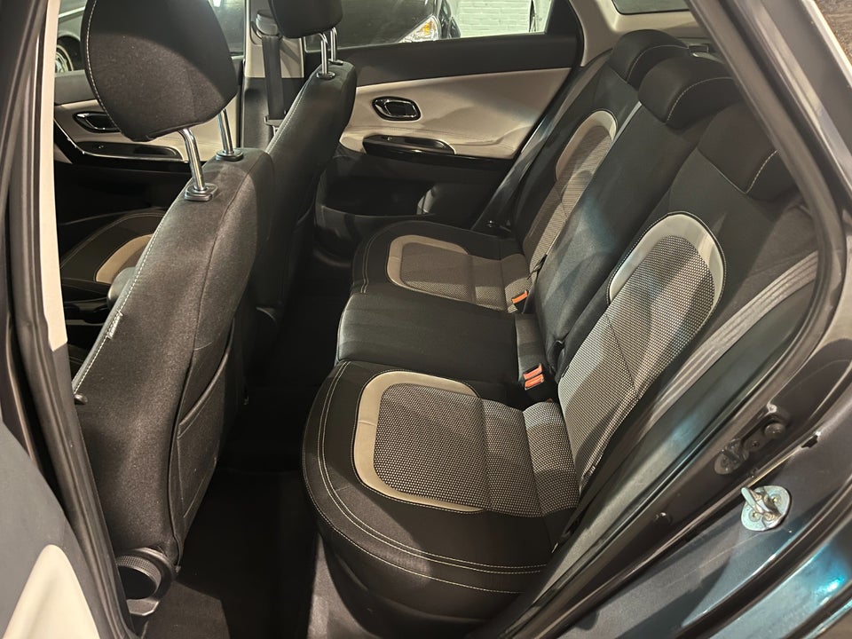 Kia Ceed 1,4 CVVT Attraction SW 5d